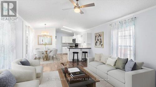18 - 311 Dundas Street E, Quinte West (Trenton Ward), ON - Indoor Photo Showing Living Room