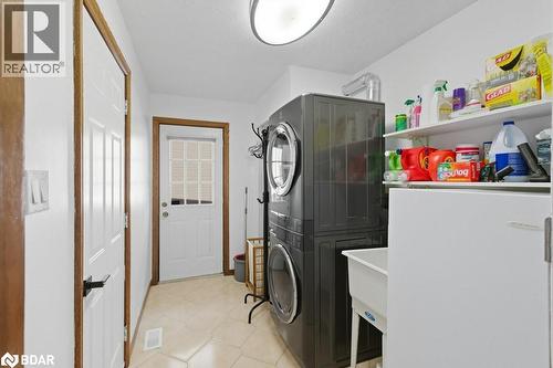 67 Horizon Court, Hamilton, ON - Indoor Photo Showing Laundry Room