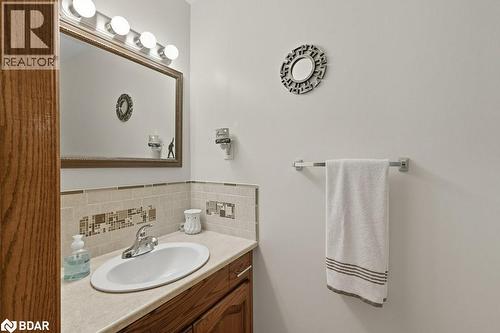 67 Horizon Court, Hamilton, ON - Indoor Photo Showing Bathroom