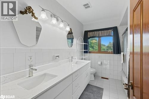 67 Horizon Court, Hamilton, ON - Indoor Photo Showing Bathroom