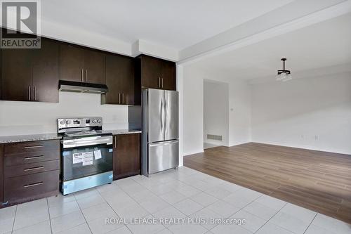 267 Grovehill Crescent, Kitchener, ON - Indoor Photo Showing Kitchen