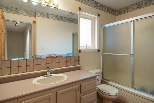 1203 41 Avenue, Vernon, BC - Indoor Photo Showing Bathroom