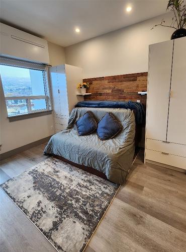 414-2555 Lakeshore Road, Vernon, BC - Indoor Photo Showing Bedroom