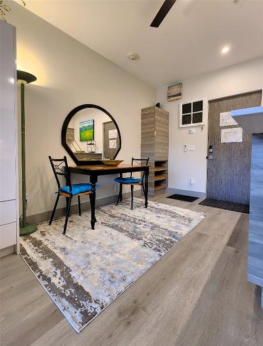 414-2555 Lakeshore Road, Vernon, BC - Indoor