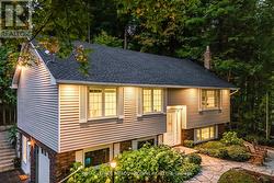 106 CAMPBELL AVENUE E  Milton, ON L0P 1B0