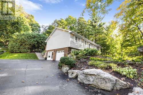 106 Campbell Avenue E, Milton, ON - Outdoor