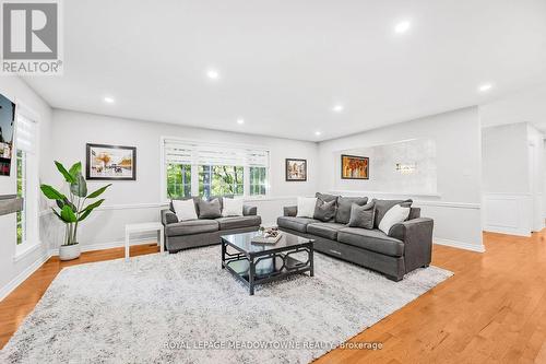 106 Campbell Avenue E, Milton, ON - Indoor Photo Showing Living Room