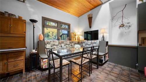 1168 Burnside Rd West, Saanich, BC 