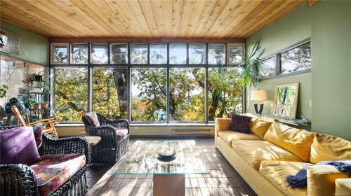 1168 Burnside Rd West, Saanich, BC 