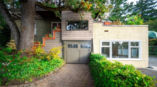 1168 Burnside Rd West, Saanich, BC 