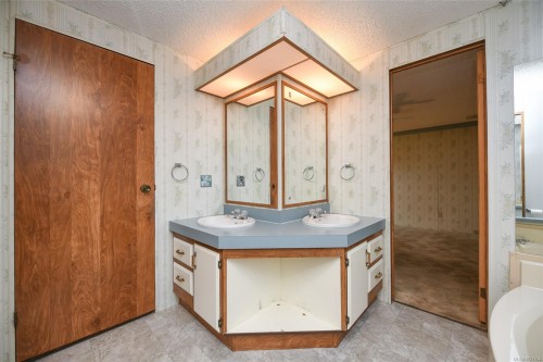 491 Cowichan Ave, Courtenay, BC 