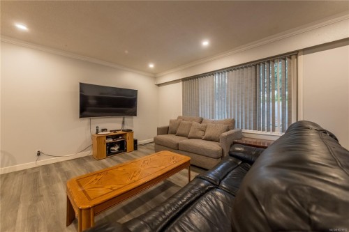 5810 Hammond Bay Rd, Nanaimo, BC 