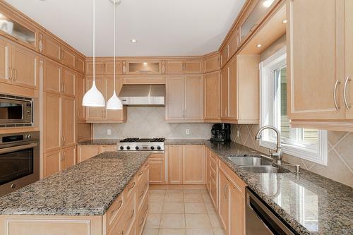 Kitchen - 204 Ch. De Chaumont, Saint-Adolphe-D'Howard, QC - Indoor Photo Showing Kitchen With Double Sink With Upgraded Kitchen