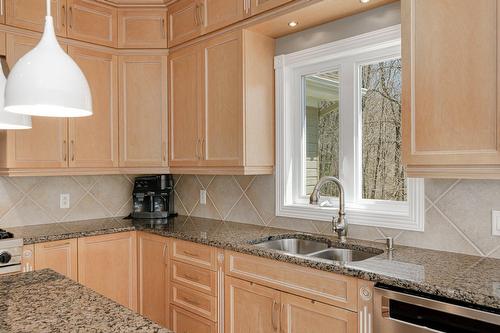 Kitchen - 204 Ch. De Chaumont, Saint-Adolphe-D'Howard, QC - Indoor Photo Showing Kitchen With Double Sink