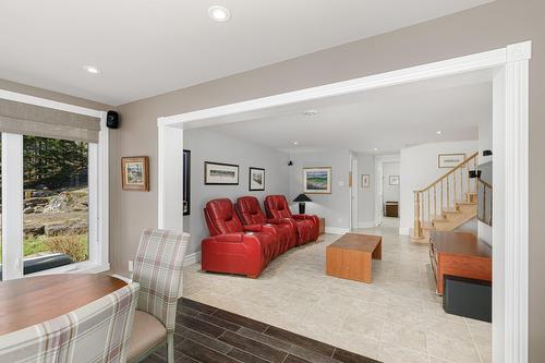 Living room - 204 Ch. De Chaumont, Saint-Adolphe-D'Howard, QC - Indoor