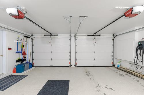 Garage - 204 Ch. De Chaumont, Saint-Adolphe-D'Howard, QC - Indoor Photo Showing Garage