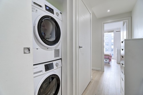 Hall d'entrée/Vestibule - 1503-1450 Boul. René-Lévesque O., Montréal (Ville-Marie), QC - Indoor Photo Showing Laundry Room
