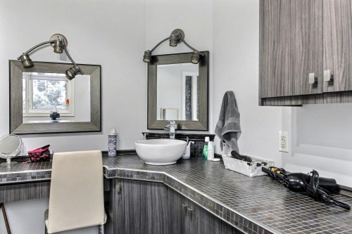 Salle de bains - 133 Rue Saulnier, La Sarre, QC 