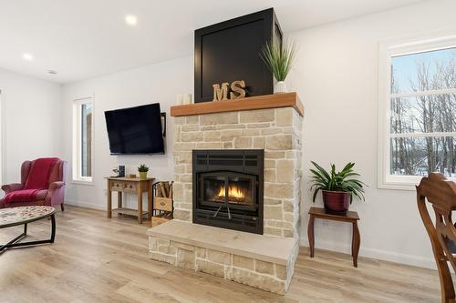Salon - 7100 7E Rang, Drummondville, QC - Indoor Photo Showing Living Room With Fireplace