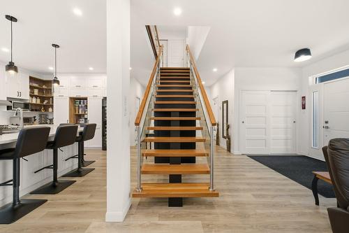 Escalier - 7100 7E Rang, Drummondville, QC - Indoor Photo Showing Other Room