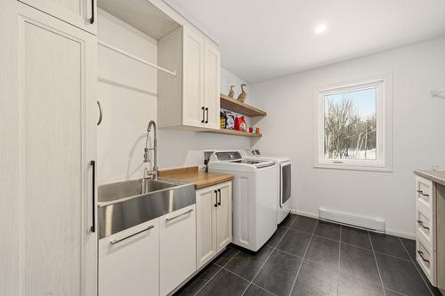 Salle de lavage - 7100 7E Rang, Drummondville, QC - Indoor Photo Showing Laundry Room
