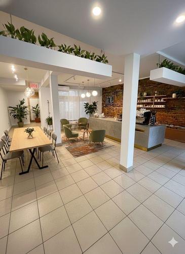 Autre - 5225 Av. Du Parc, Montréal (Le Plateau-Mont-Royal), QC 