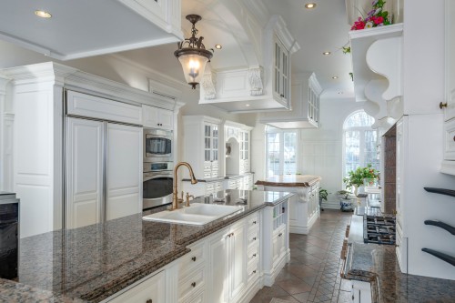 Kitchen - 18 Rue Bélair, Montréal (L'Île-Bizard/Sainte-Geneviève), QC - Indoor Photo Showing Kitchen With Double Sink With Upgraded Kitchen