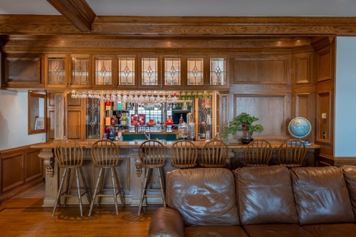 Bar - 18 Rue Bélair, Montréal (L'Île-Bizard/Sainte-Geneviève), QC - Indoor