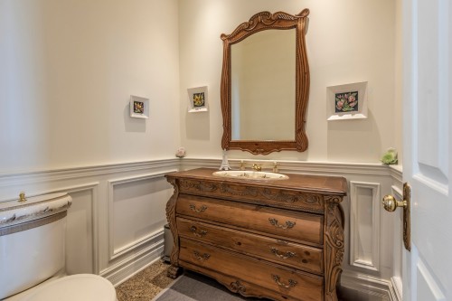 Powder room - 18 Rue Bélair, Montréal (L'Île-Bizard/Sainte-Geneviève), QC - Indoor Photo Showing Bathroom