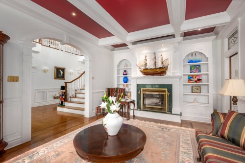 Den - 18 Rue Bélair, Montréal (L'Île-Bizard/Sainte-Geneviève), QC - Indoor Photo Showing Living Room With Fireplace