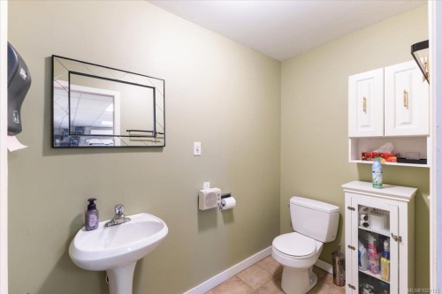 2320 Mccullough Rd, Nanaimo, BC 