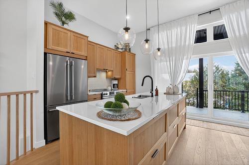 Cuisine - 46 Rue St-Émilion, Brownsburg-Chatham, QC - Indoor Photo Showing Kitchen With Upgraded Kitchen