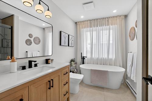 Salle de bains - 46 Rue St-Émilion, Brownsburg-Chatham, QC - Indoor Photo Showing Bathroom