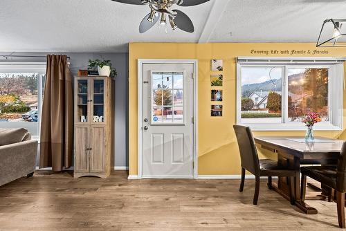 3345 Gates Road, West Kelowna, BC - Indoor Photo Showing Dining Room