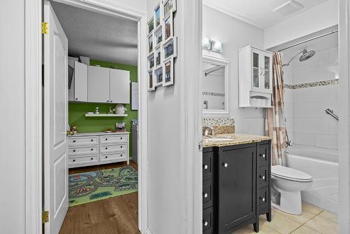 3345 Gates Road, West Kelowna, BC - Indoor Photo Showing Bathroom