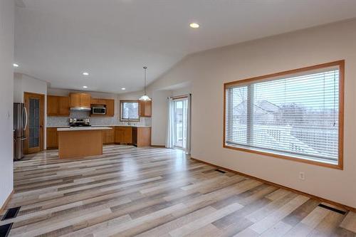 124 Lindmere Dr, Winnipeg, MB 