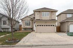 124 Lindmere DR  Winnipeg, MB R3P 2R5
