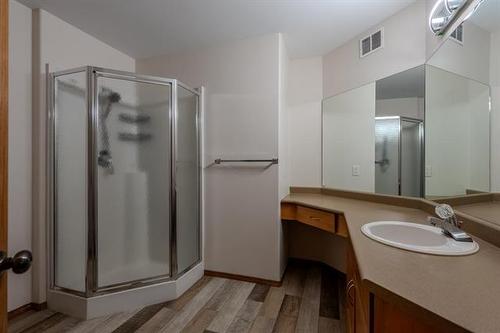 124 Lindmere Dr, Winnipeg, MB 