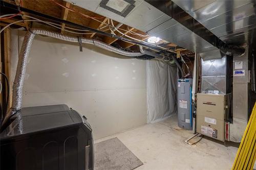 124 Lindmere Dr, Winnipeg, MB 