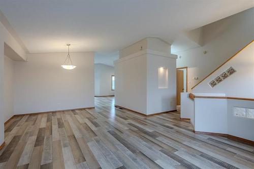 124 Lindmere Dr, Winnipeg, MB 