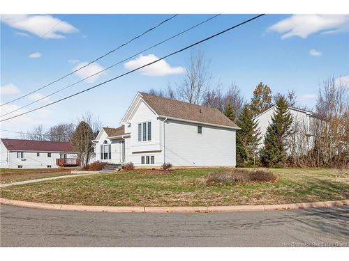 25 Cap Pele Crt, Dieppe, NB 