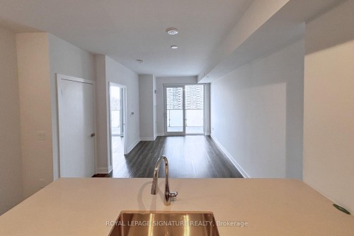 802-4130 Parkside Village Drive, Mississauga, ON - Indoor Photo Showing Other Room