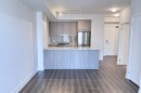 802-4130 Parkside Village Drive, Mississauga, ON  - Indoor Photo Showing Kitchen 