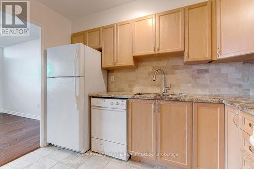1408 - 2263 Marine Drive, Oakville, ON - Indoor Photo Showing Kitchen