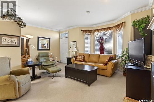 304 2925 14Th Avenue, Regina, SK - Indoor Photo Showing Living Room