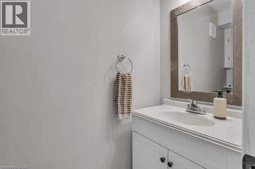 17 Dogwood Drive, Tillsonburg, ON - Indoor Photo Showing Bathroom