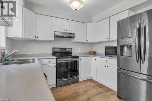 17 Dogwood Drive, Tillsonburg, ON - Indoor Photo Showing Kitchen With Double Sink