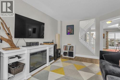 17 Dogwood Drive, Tillsonburg, ON - Indoor Photo Showing Living Room With Fireplace