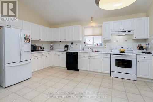 6657 Beattie Street, London South (South V), ON - Indoor Photo Showing Kitchen