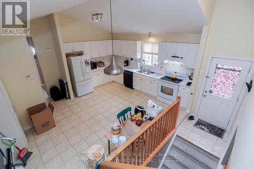 6657 Beattie Street, London South (South V), ON - Indoor Photo Showing Kitchen